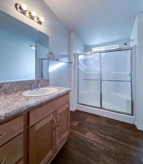 Bath - 139 Tuolumne Rd, Bishop, CA 93514 photo 3 of 3