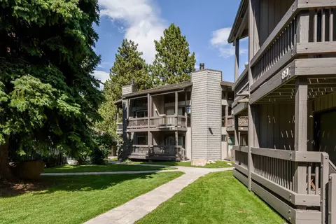 286 Old Mammoth Apt 7 Rd #7, Mammoth Lakes, CA 93546