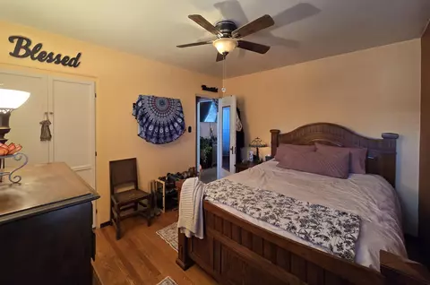 Bedroom - 625 E Inyo St, Lone Pine, CA 93545 photo 2 of 2