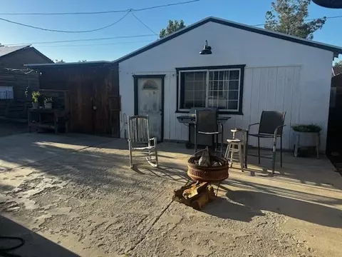 Exterior - 625 E Inyo St, Lone Pine, CA 93545 photo 3 of 5