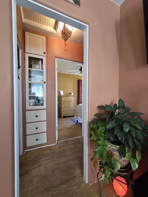 Entry Way - 625 E Inyo St, Lone Pine, CA 93545 photo 1 of 1