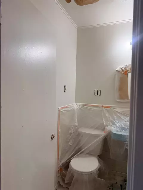 Bath - 310 Shepard Ln, Bishop, CA 93514 photo 9 of 10