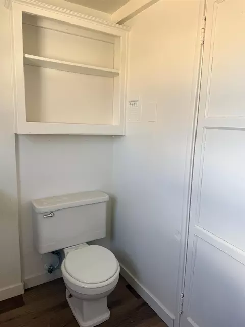 Bath - 310 Shepard Ln, Bishop, CA 93514 photo 6 of 10