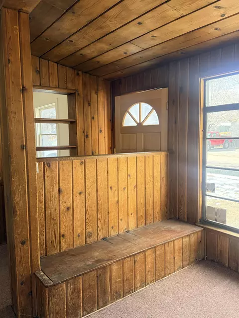 Entry Way - 310 Shepard Ln, Bishop, CA 93514 photo 1 of 4