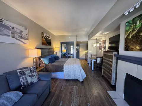 50 Hillside Dr #304, Mammoth Lakes, CA 93546
