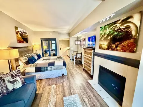 50 Hillside Dr #304, Mammoth Lakes, CA 93546