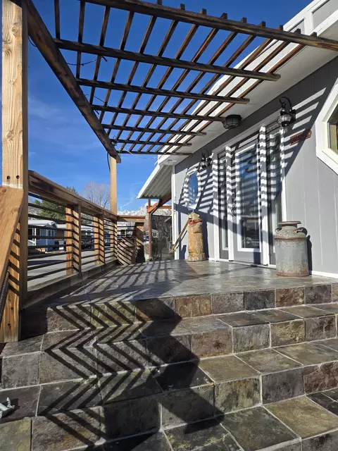 Exterior - 2307 Galloway Ave, Bishop, CA 93514 photo 1 of 8