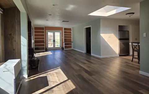 Living - 3028 Laurel Rd, Bishop, CA 93514 photo 2 of 3