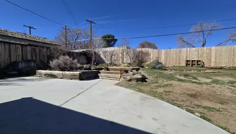 Exterior - 3028 Laurel Rd, Bishop, CA 93514 photo 6 of 8