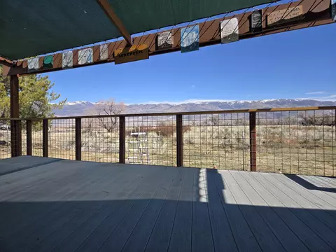 Exterior - 1528 Argyle Ln, Bishop, CA 93514 photo 2 of 6
