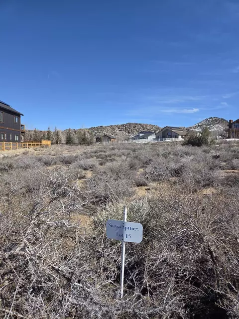 250 Sierra Springs Dr, Crowley Lake, CA 93546