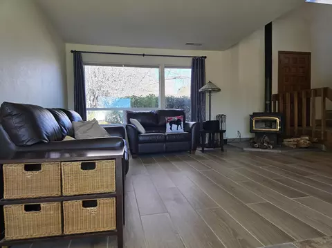 1631 Shoshone Dr, Bishop, CA 93514 photo 3