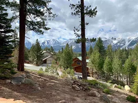 153 Holiday Way, Mammoth Lakes, CA 93546