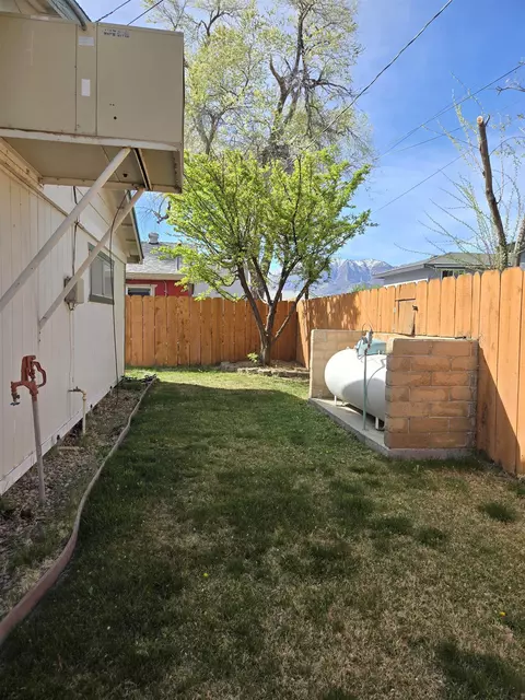 Exterior - 175 Hanby Ave, Bishop, CA 93514 photo 6 of 6