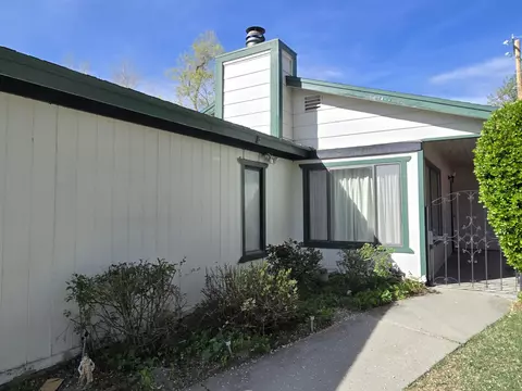 Exterior - 175 Hanby Ave, Bishop, CA 93514 photo 2 of 6
