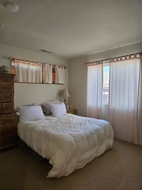 Bedroom - 175 Hanby Ave, Bishop, CA 93514 photo 2 of 2