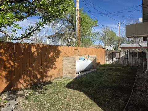 Exterior - 175 Hanby Ave, Bishop, CA 93514 photo 5 of 6