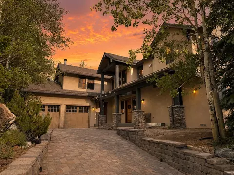 70 Highland Dr, June Lake, CA 93529