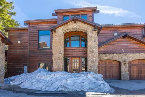 5808 Minaret Rd #8, Mammoth Lakes, CA 93546