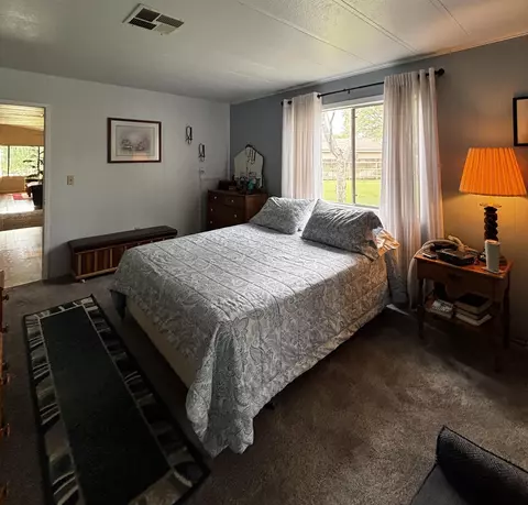 Bedroom - 2323 Grazide Cir, Bishop, CA 93514 photo 3 of 3