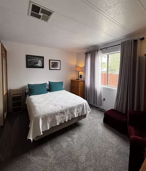 Bedroom - 2323 Grazide Cir, Bishop, CA 93514 photo 1 of 3