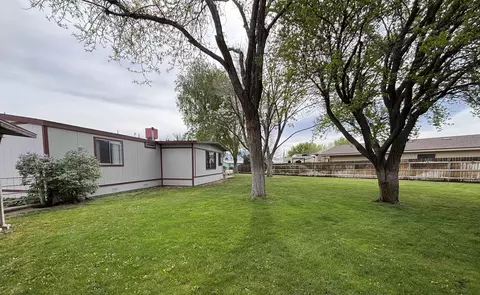 Exterior - 2323 Grazide Cir, Bishop, CA 93514 photo 2 of 5