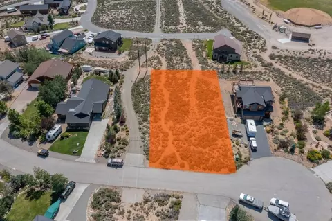 118 Larkspur Ln, Crowley Lake, CA 93546