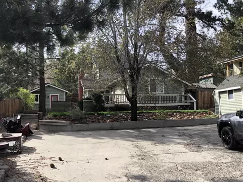 129 Sunny Slopes Rd, Mammoth Lakes, CA 93546