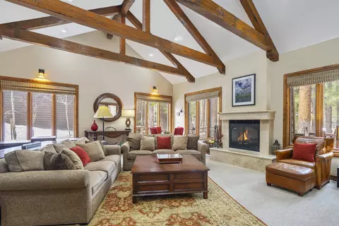 217 Starwood Dr, Mammoth Lakes, CA 93546