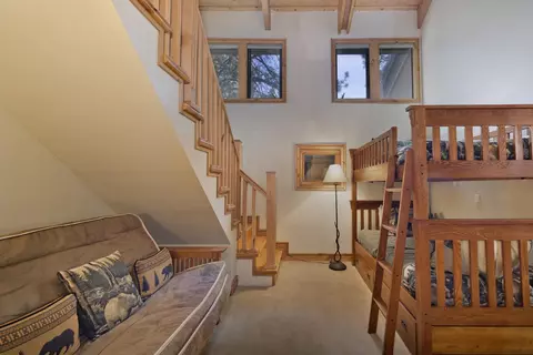2252 Meridian Blvd #32, Mammoth Lakes, CA 93546