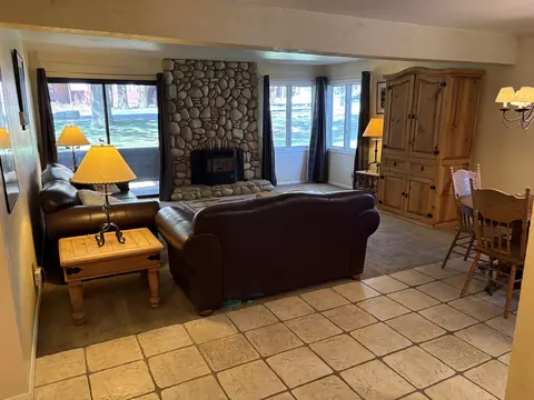 2 Arrowhwead Dr #71, Mammoth Lakes, CA 93546