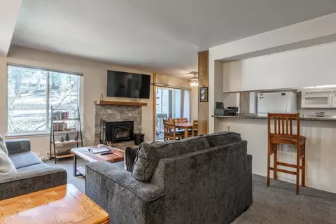 244 Lakeview Blvd #111, Mammoth Lakes, CA 93546