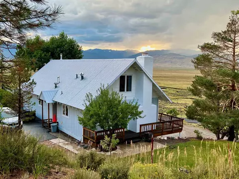 185 Meadowview Dr, Bridgeport, CA 93517