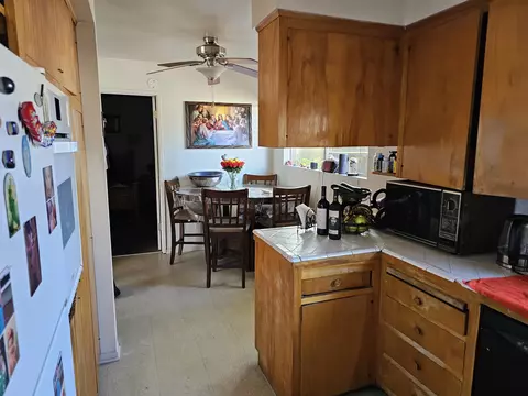 Kitchen - 363 Short St, Bishop, CA 93514 photo 2 of 3