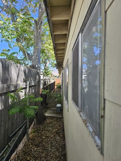 Exterior - 363 Short St, Bishop, CA 93514 photo 6 of 7