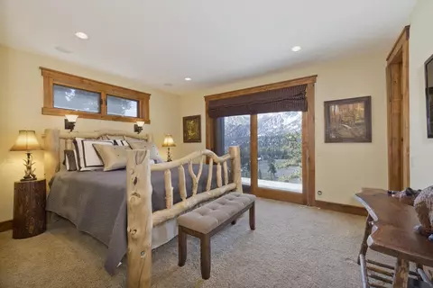 Bedroom - 269 Juniper Rd, Mammoth Lakes, CA 93546 photo 9 of 9