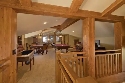 Entry Way - 269 Juniper Rd, Mammoth Lakes, CA 93546 photo 5 of 5