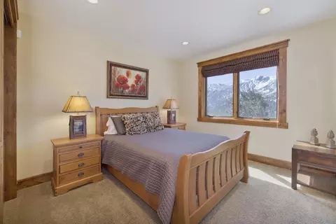 Bedroom - 269 Juniper Rd, Mammoth Lakes, CA 93546 photo 7 of 9