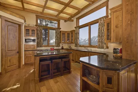 Kitchen - 269 Juniper Rd, Mammoth Lakes, CA 93546 photo 3 of 3
