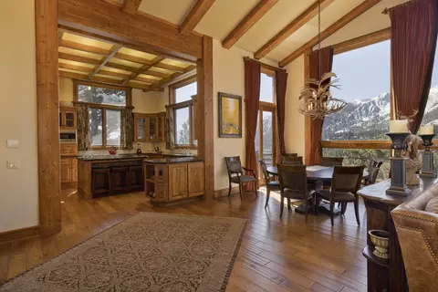 Dining - 269 Juniper Rd, Mammoth Lakes, CA 93546 photo 3 of 3
