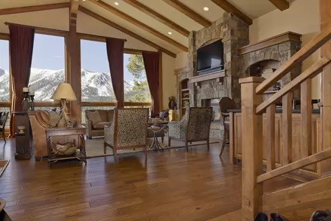 Living - 269 Juniper Rd, Mammoth Lakes, CA 93546 photo 6 of 8