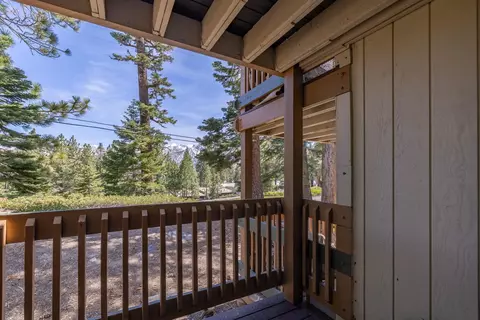 25 Lee Rd #103, Mammoth Lakes, CA 93546