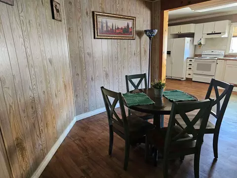 Dining - 331 S Warren St, Bishop, CA 93514 photo 1 of 1