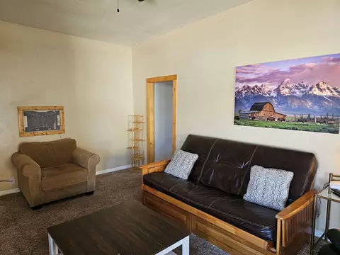Living - 331 S Warren St, Bishop, CA 93514 photo 1 of 2