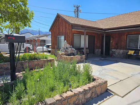 331 S Warren St, Bishop, CA 93514
