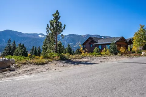 35 Ridge Way, Mammoth Lakes, CA 93546