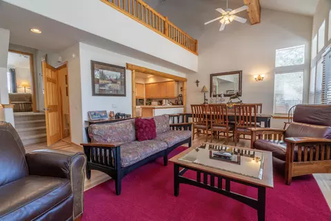 36 Los Angeles 104 St #104, June Lake, CA 93529