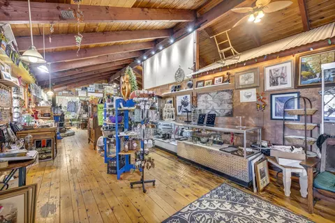 Entry Way - 106979-106993 Us Hwy 395, Walker, CA 96107 photo 3 of 3