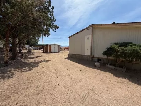 Exterior - 641 Houston Dr, Bishop, CA 93514 photo 6 of 7