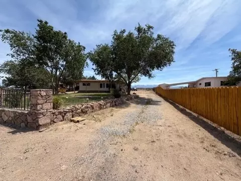 Exterior - 641 Houston Dr, Bishop, CA 93514 photo 4 of 7